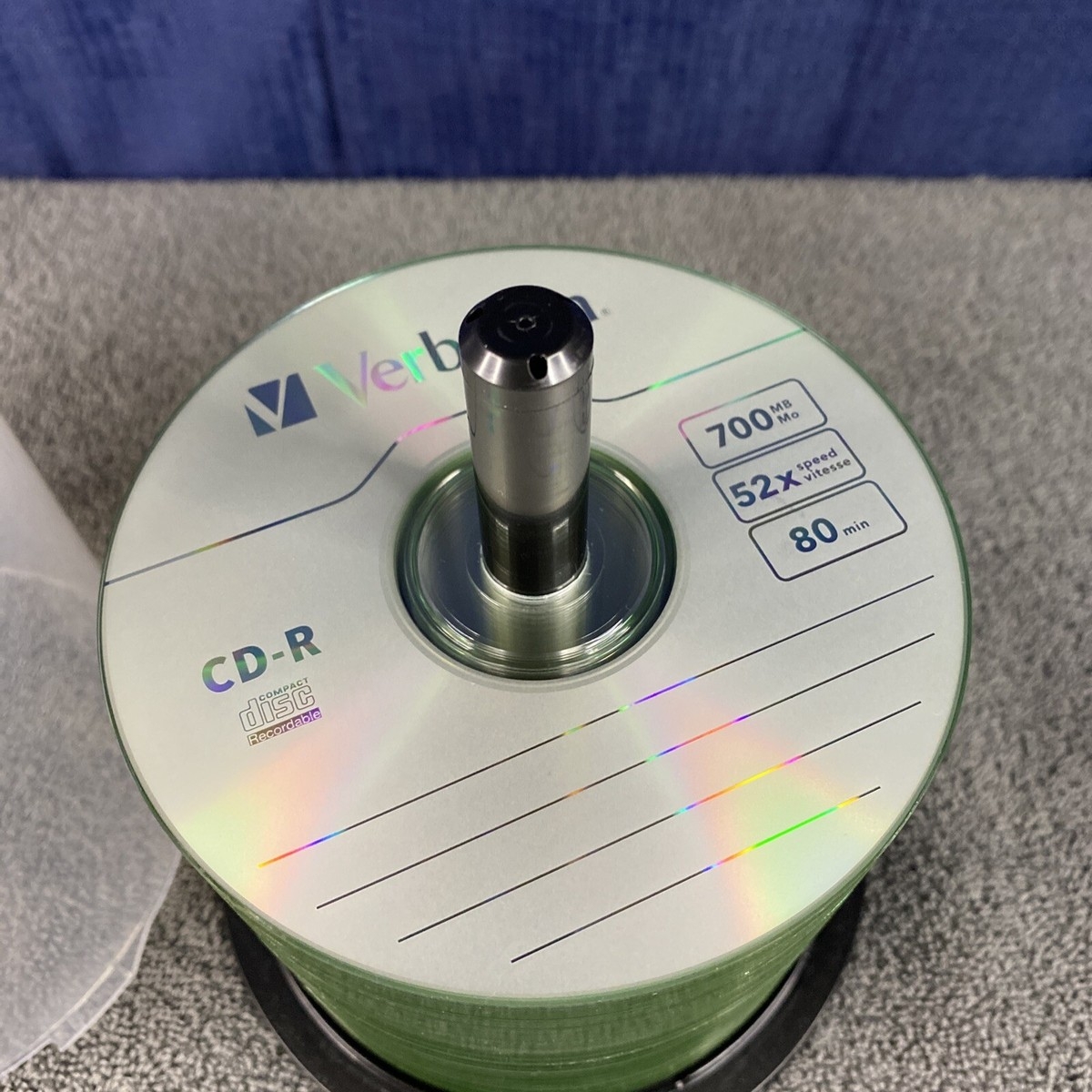 LOT OF ABOUT 80 VERBATIM CD R 700MB 52X SPEED 80 MIN BLANK CD s WITH CASE